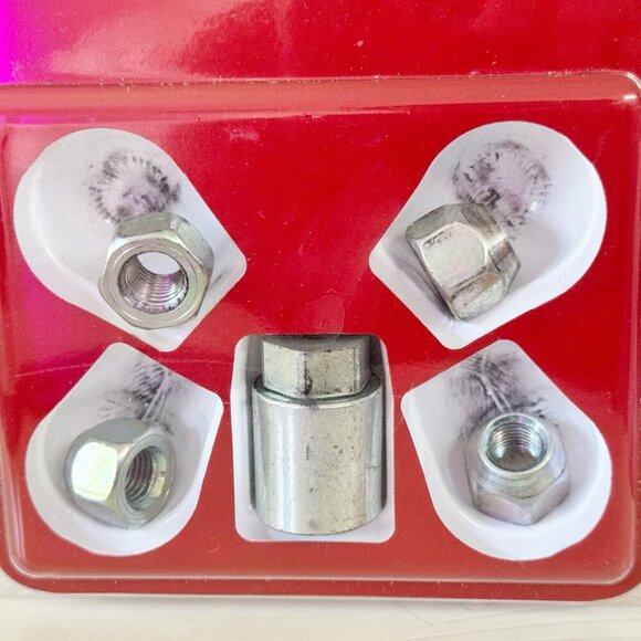 Kia Genuine Wheel Lock Set Kit OEM U8440 50000 – Anti-Theft Lug Nuts with Key - Picture 3 of 4